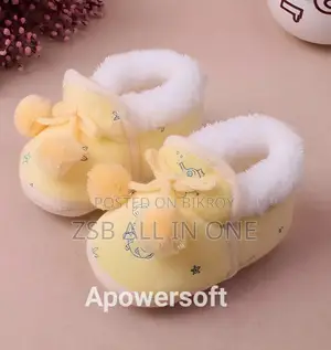 ফ্যাশনেবল বেবি শু