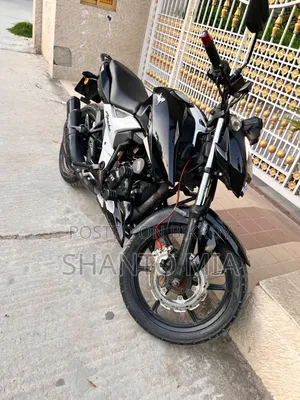 টিভিএস অ্যাপাচি আরটিআর ১৬০ ৪ভি ২০২২ কালো