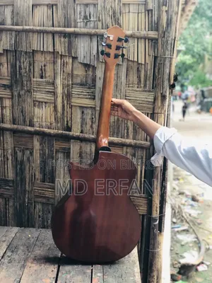 কাস্টম গিটার