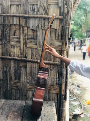 কাস্টম গিটার