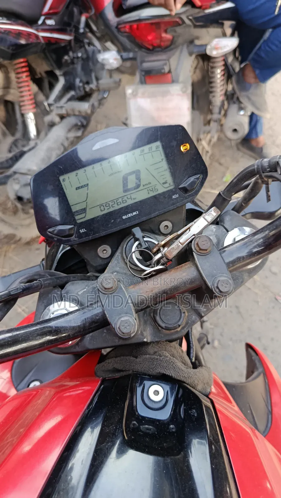 সুজুকি জিক্সার ২০২২ রেড