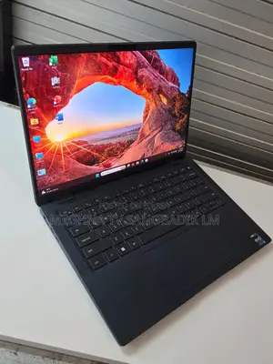 Laptop Dell 3GB Intel SSD 256GB