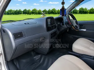 Toyota Noah 2006 Silver