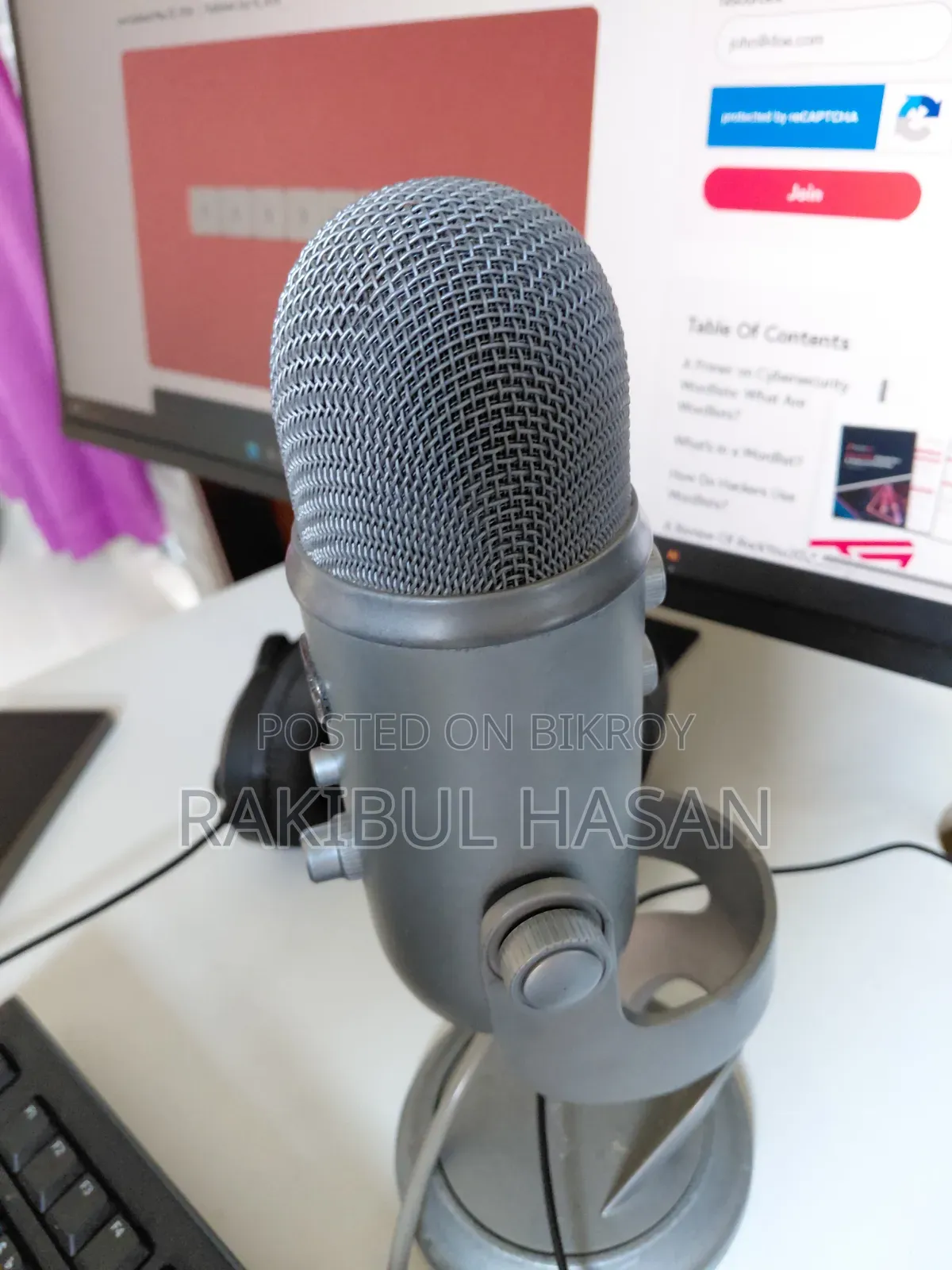 Blue Yeti Microphone (USB)