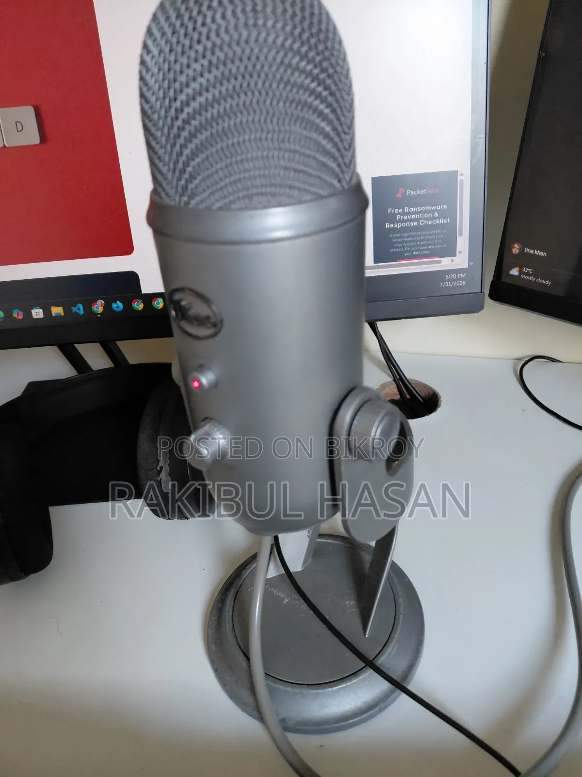 Blue Yeti Microphone (USB)