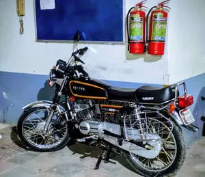 ইয়ামাহা ১৯৯৮ ব্ল্যাক