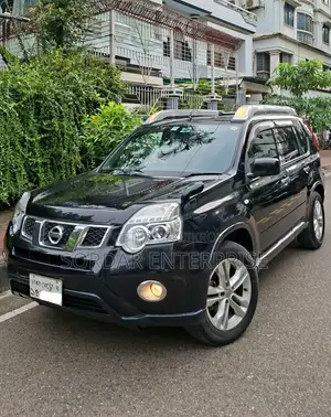 New Nissan X-Trail 2.0 Petrol XE 2012 Black