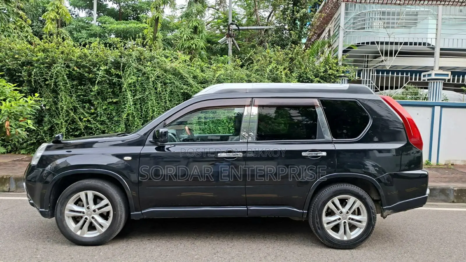New Nissan X-Trail 2.0 Petrol XE 2012 Black