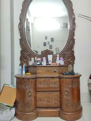 Mahogany Wood Dressing Table
