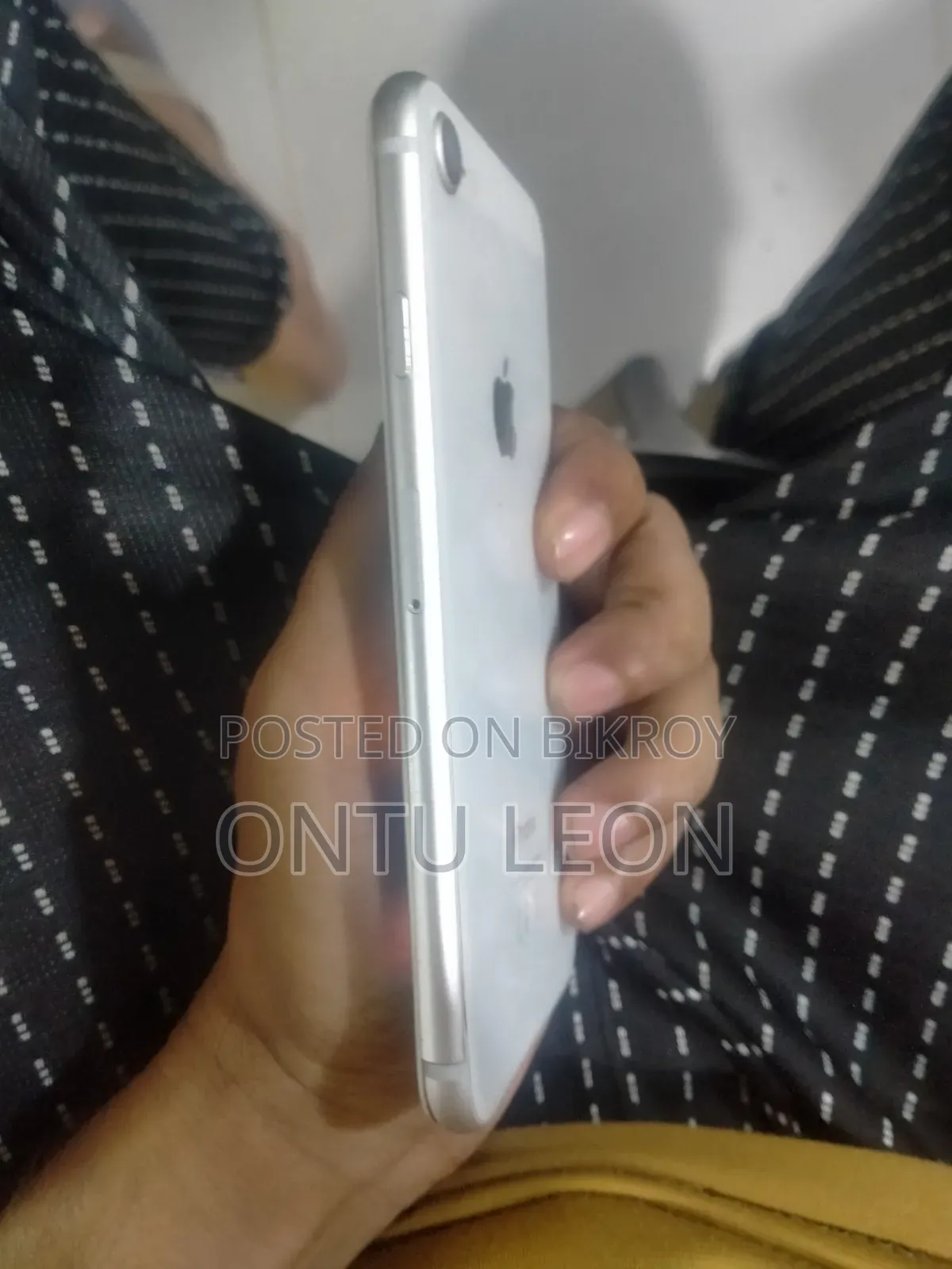 অ্যাপল আইফোন ৮ ৬৪ জিবি সাদা