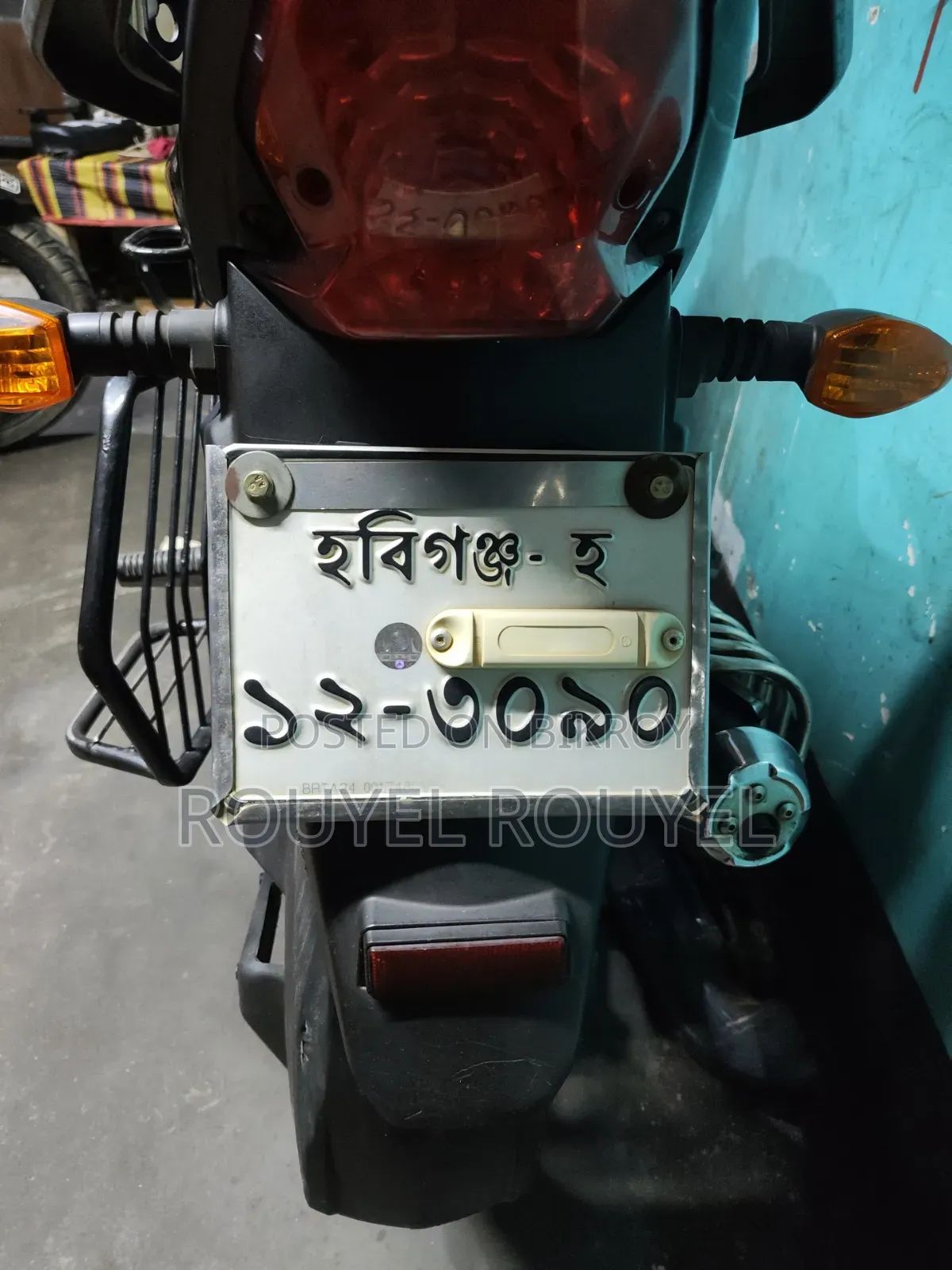 নতুন বাজাজ সি টি ১২৫এক্স ২০১৮ কালো