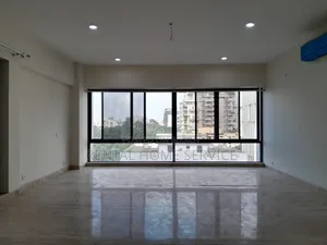 4 Bedroom Apartment in Semi Furnished for Rent