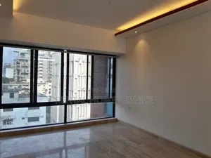 4 Bedroom Apartment in Semi Furnished for Rent