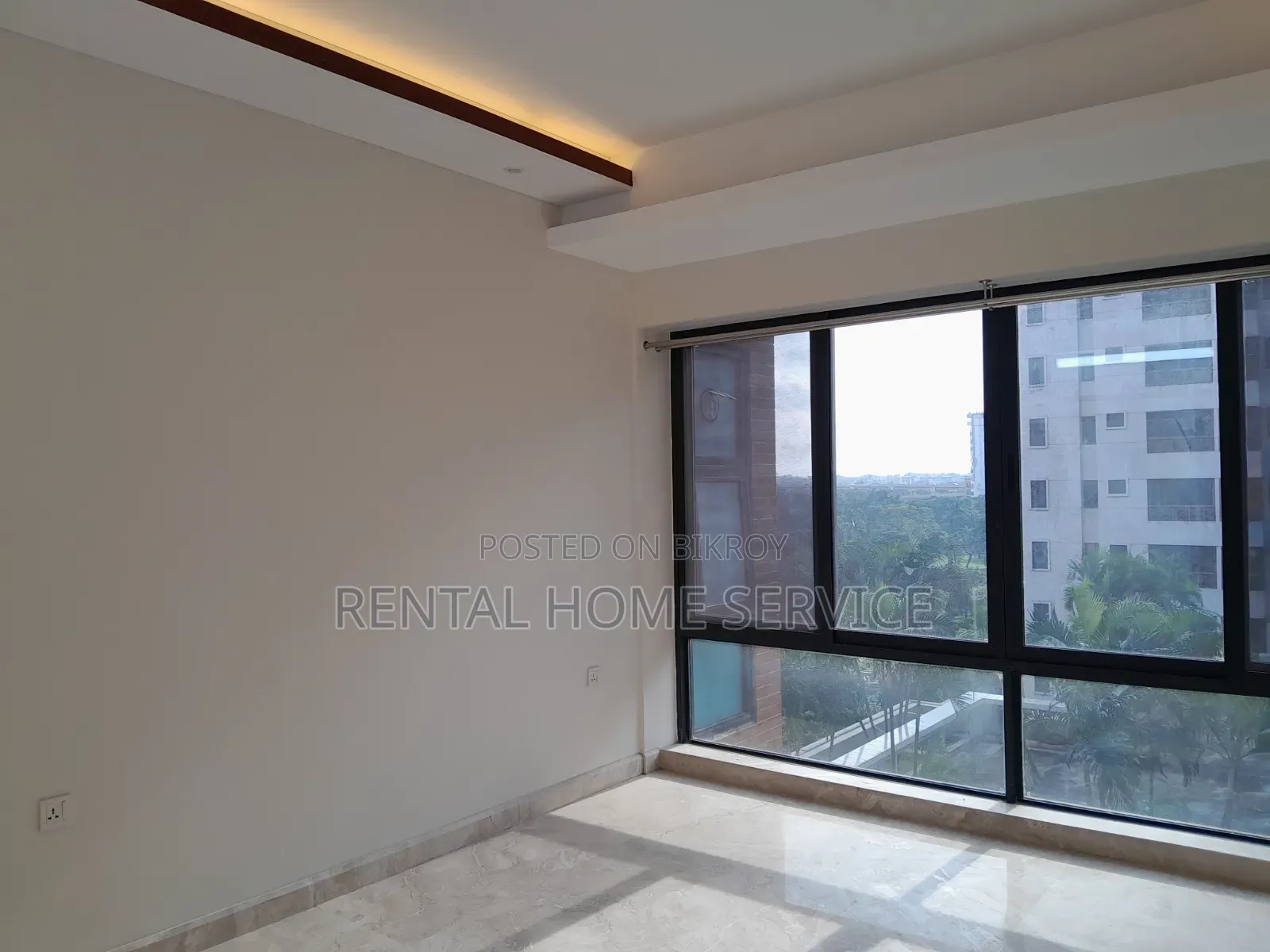 4 Bedroom Apartment in Semi Furnished for Rent