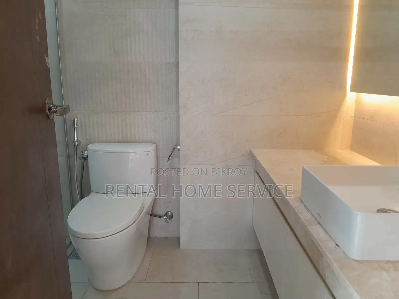 4 Bedroom Apartment in Semi Furnished for Rent
