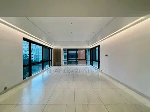 4 Bedroom Apartment in Semi Furnished for Rent