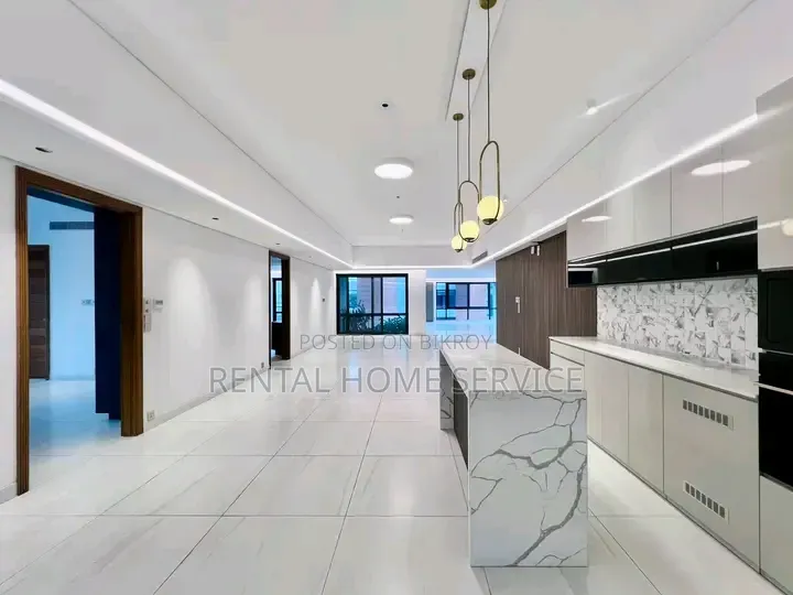 4 Bedroom Apartment in Semi Furnished for Rent
