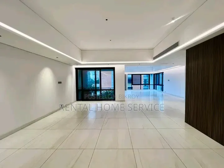4 Bedroom Apartment in Semi Furnished for Rent