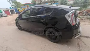টয়োটা প্রাইয়াস প্লাগ-ইন হাইব্রিড ২০২৫ ব্ল্যাক