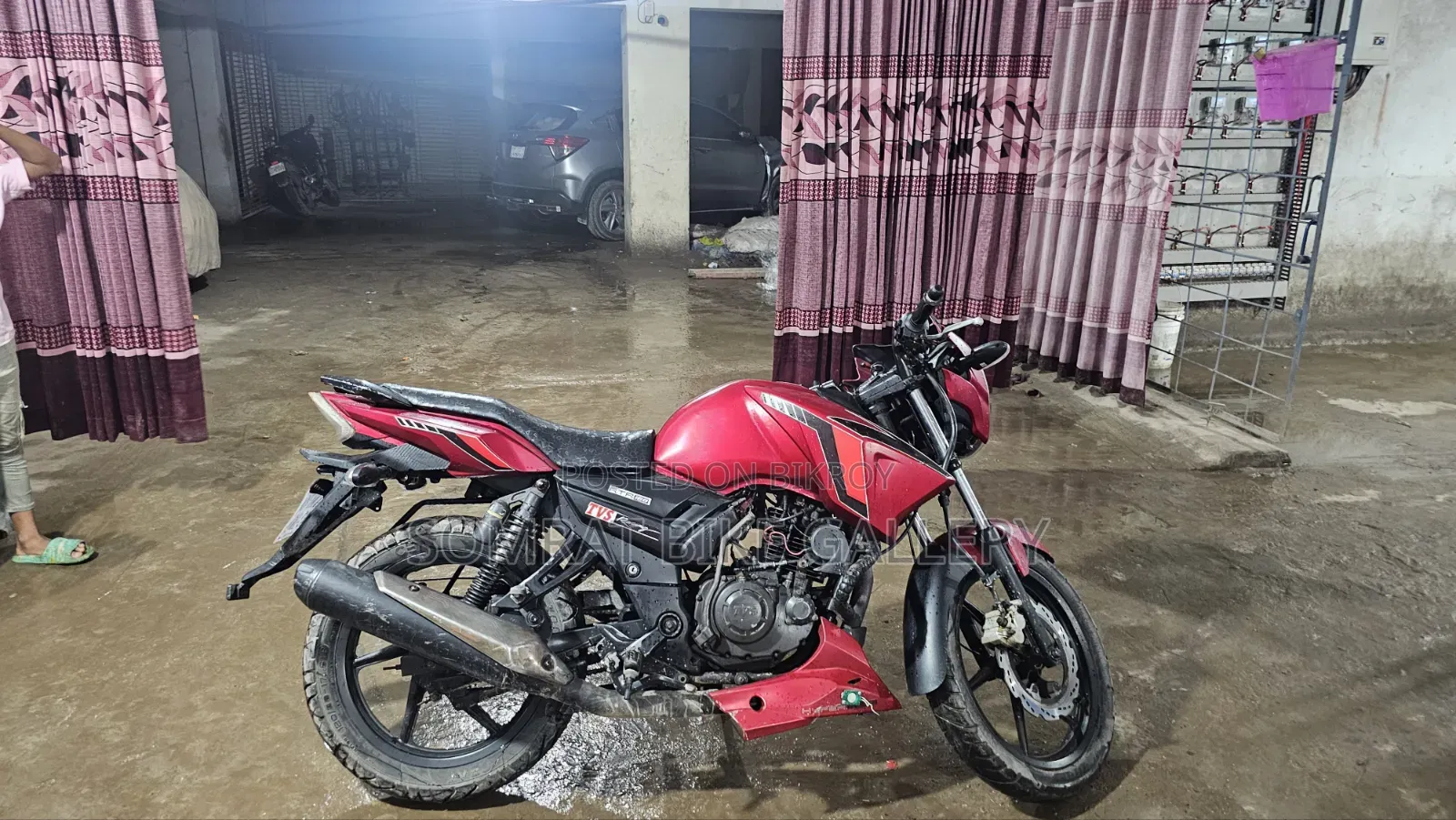 টিভিএস আপাচে আরটিআর ১৬০ ২ভি ২০১৭ রেড