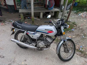 Honda 1986 Silver