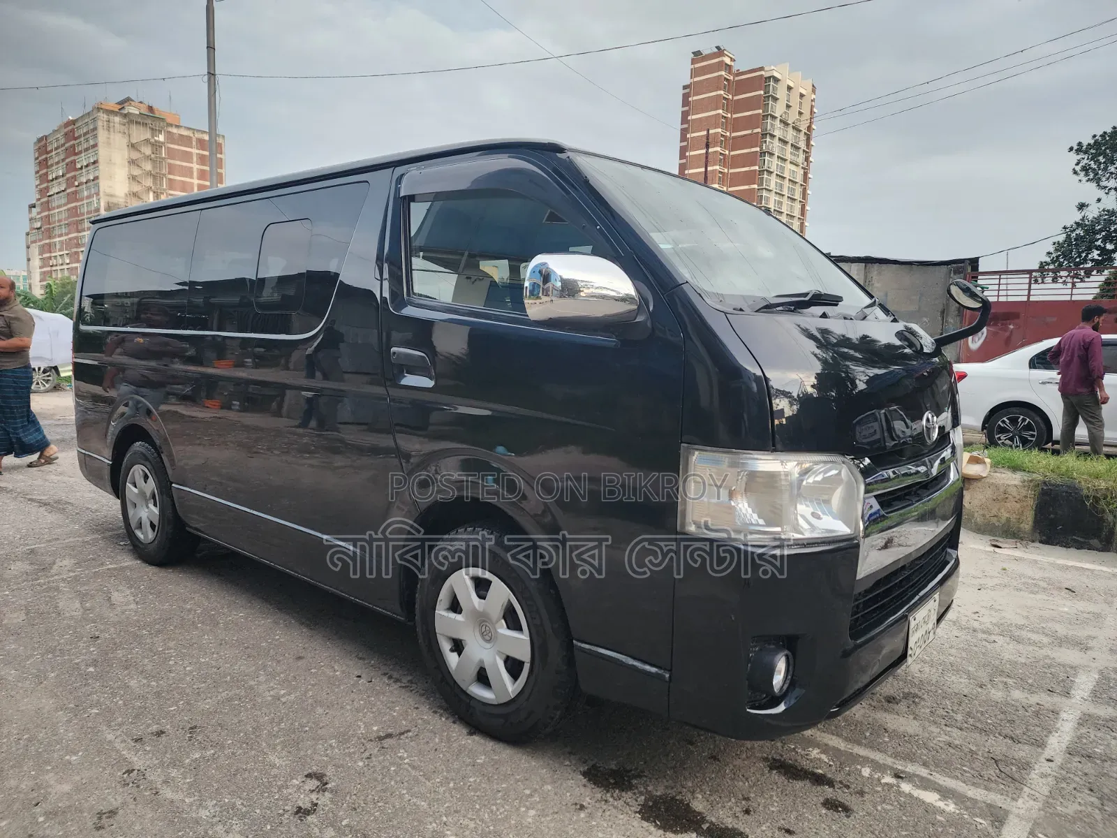 Toyota HiAce 2016 Black