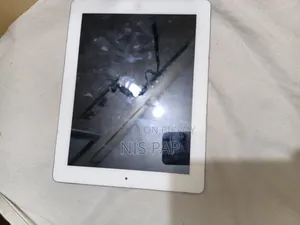 Apple iPad Wi-Fi 16 GB White