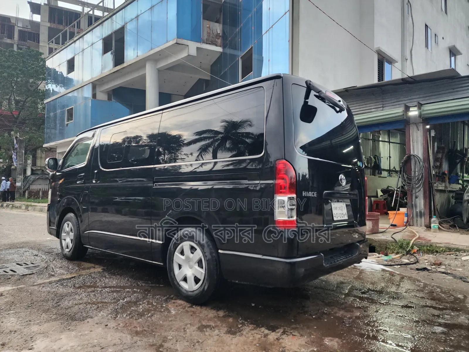 Toyota HiAce 2016 Black