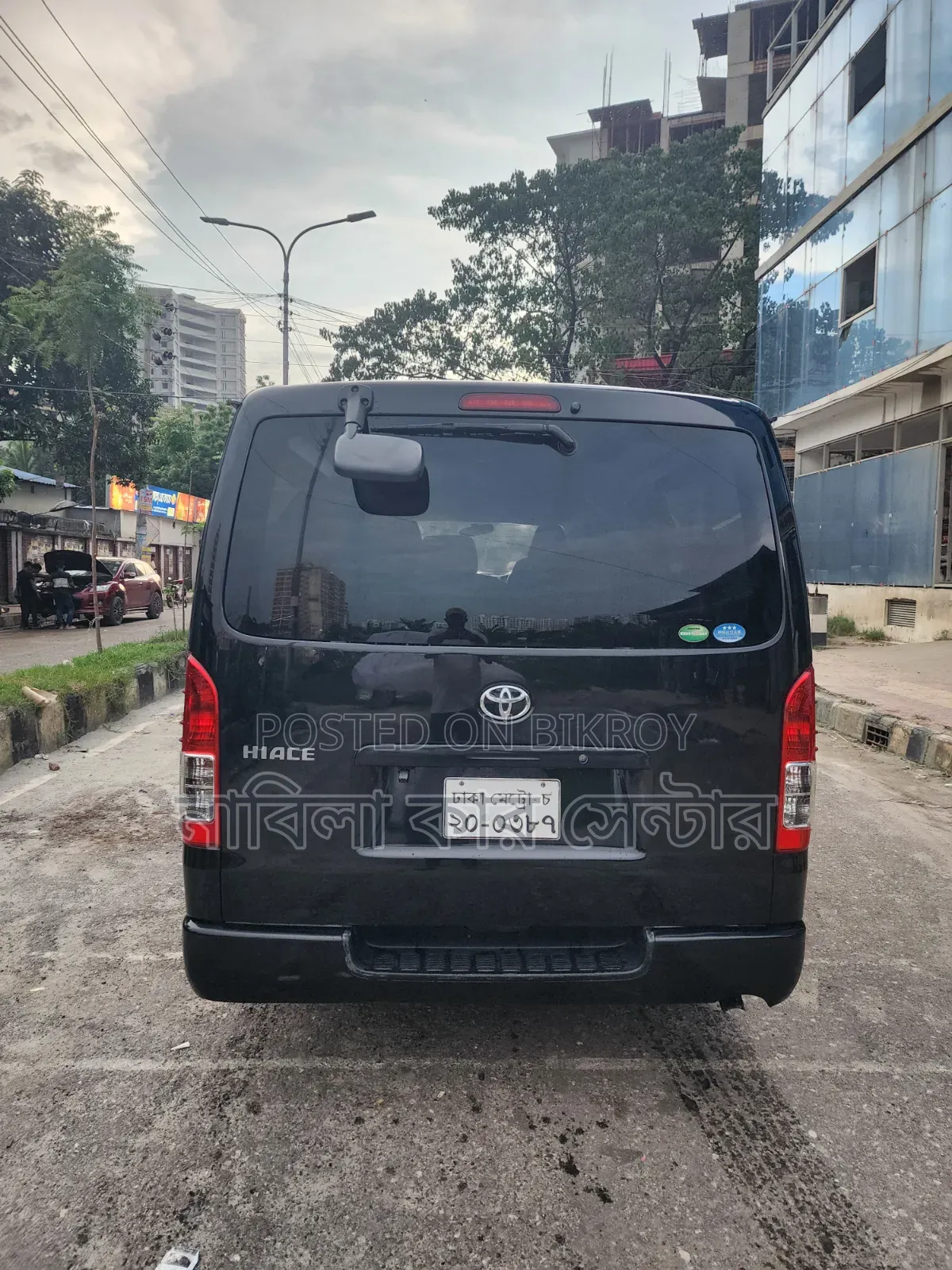 Toyota HiAce 2016 Black