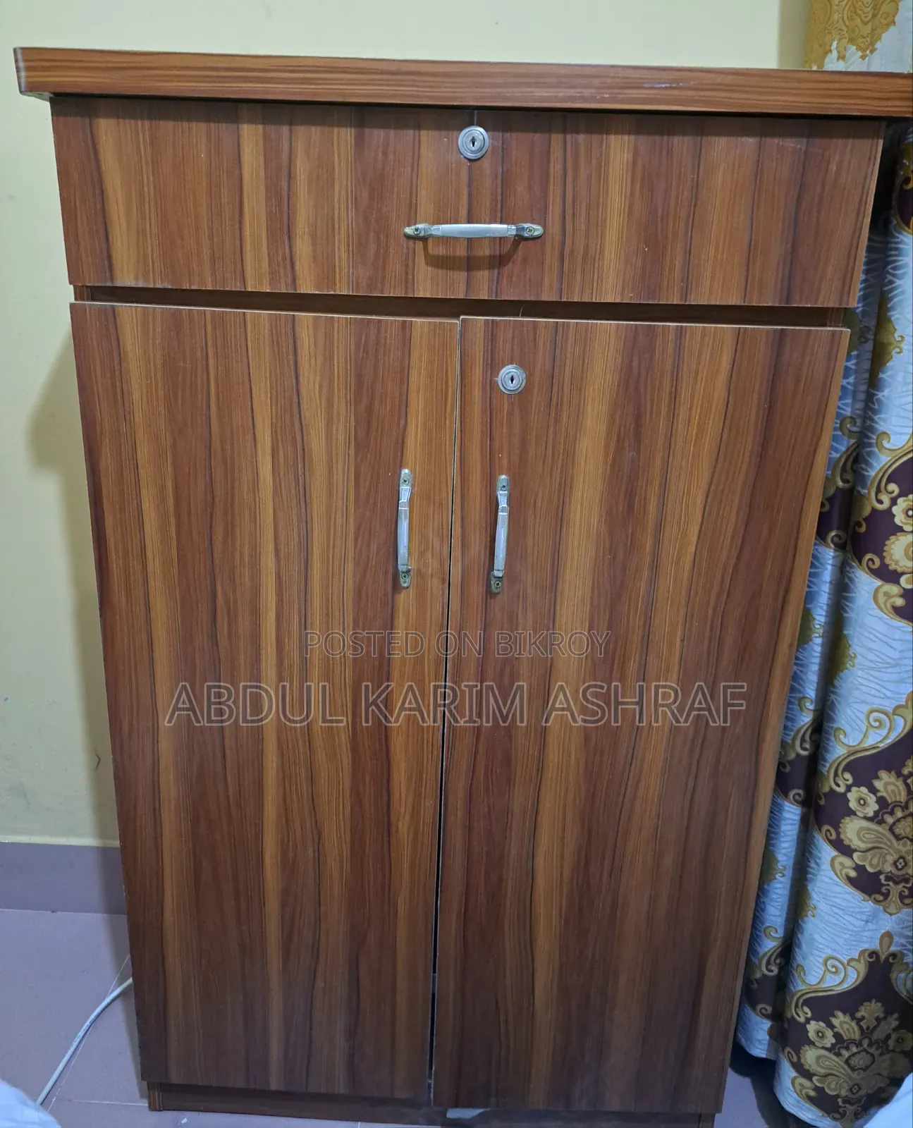 Wardrobe / Almirah