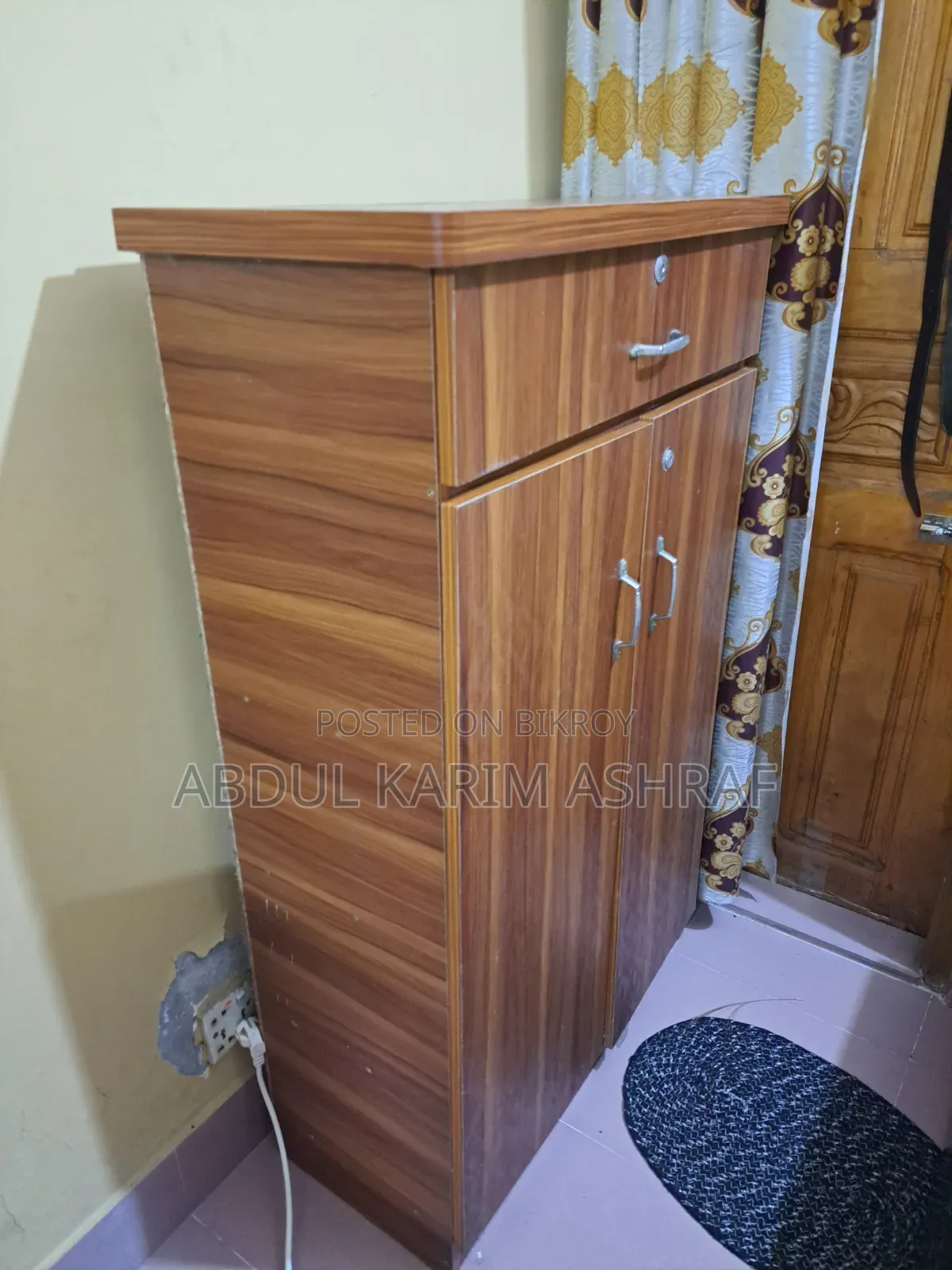 Wardrobe / Almirah