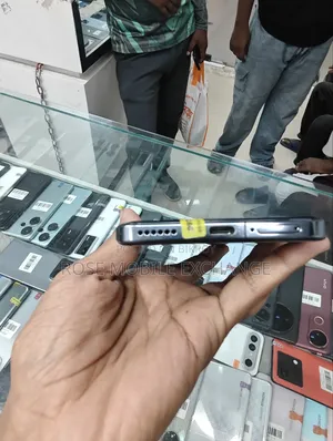অনার ম্যাজিক৫ প্রো ২৫৬ জিবি কালো