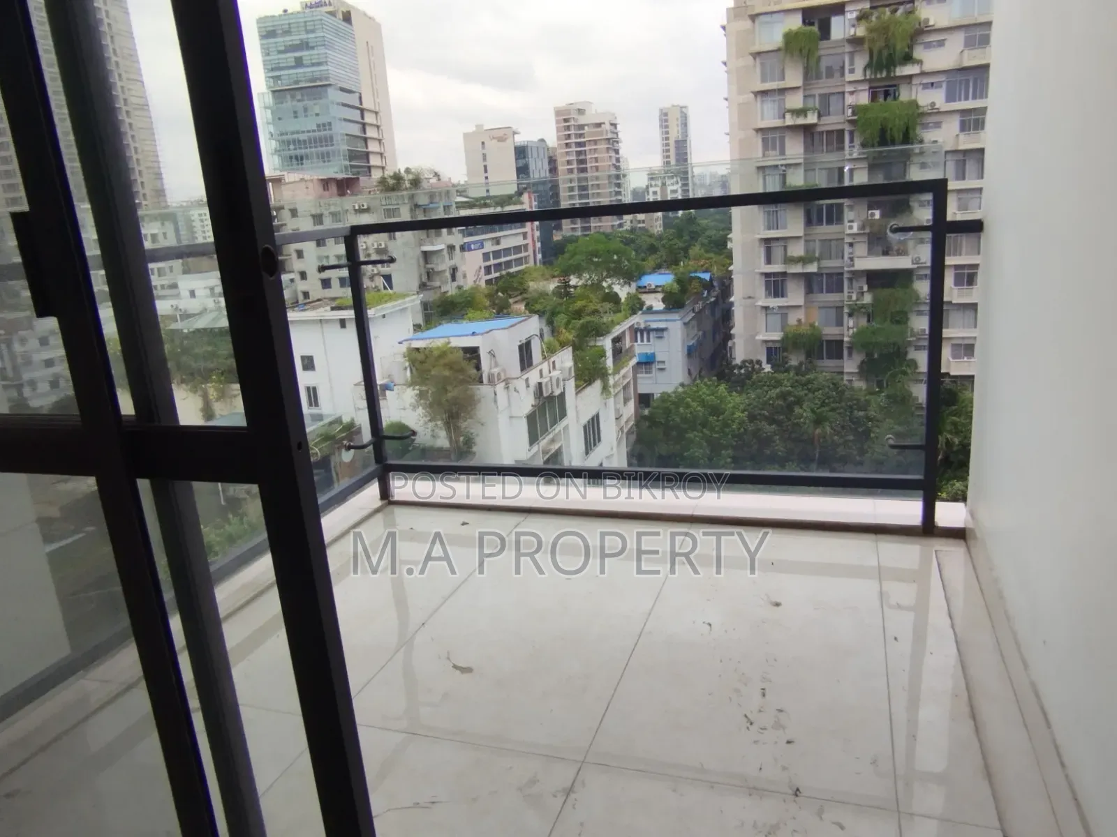 4 Bedroom Apartment in Impuri, Gulshan for Rent