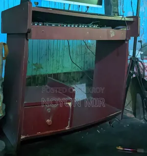 কম্পিউটার টেবিল