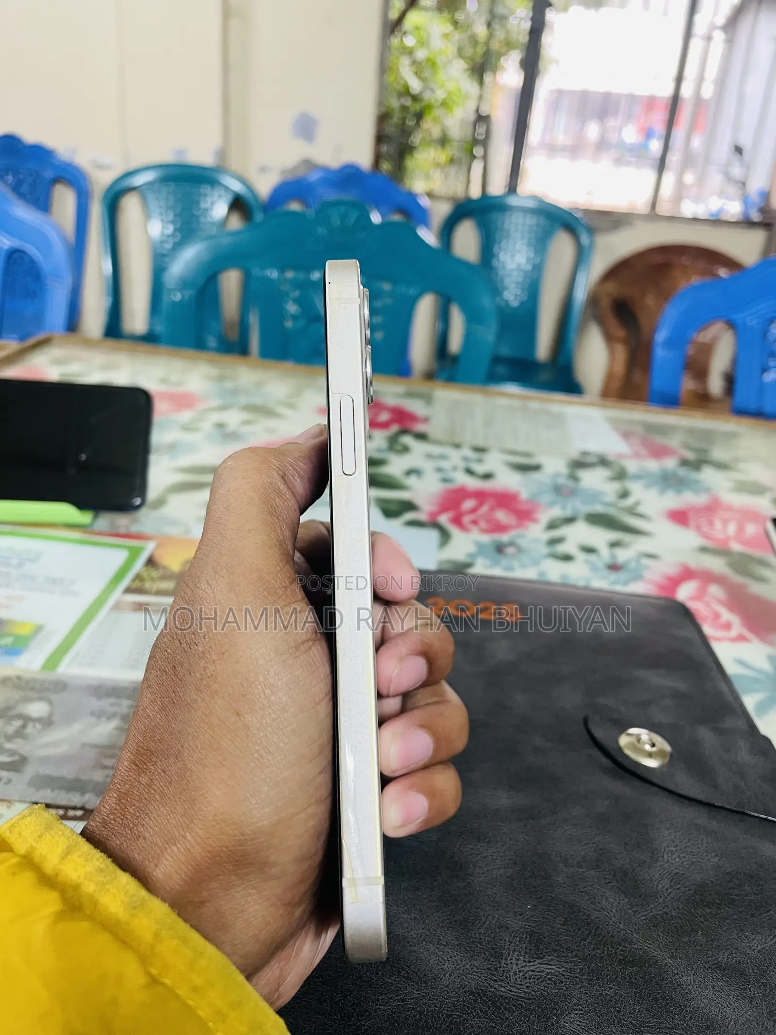 অ্যাপল আইফোন ১২ ৬৪ জিবি সাদা