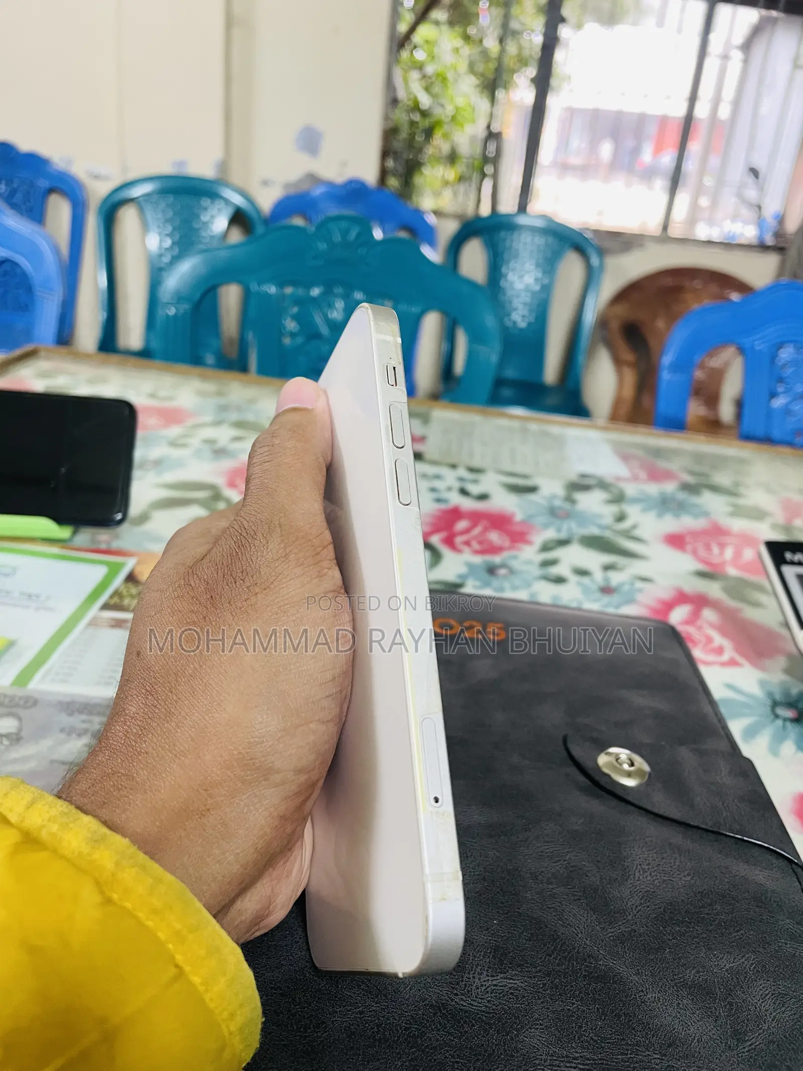 অ্যাপল আইফোন ১২ ৬৪ জিবি সাদা