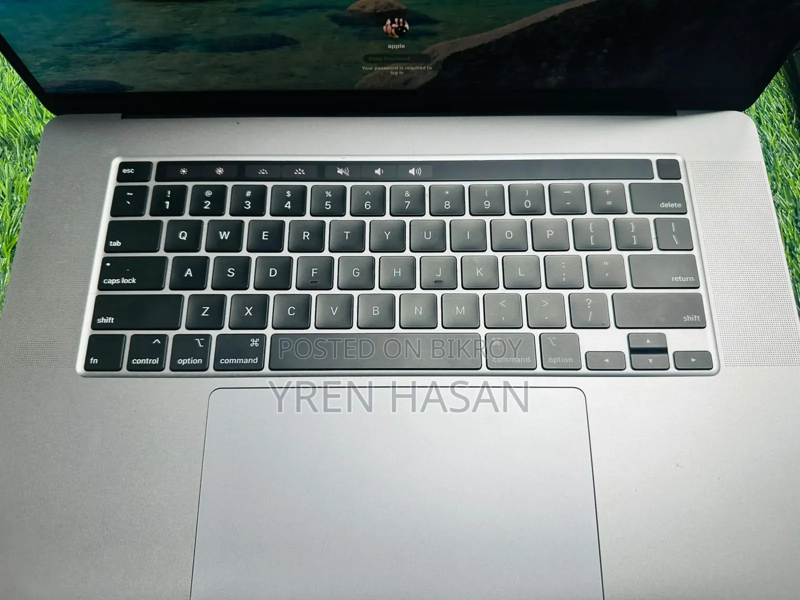 New Laptop Apple MacBook 32GB SSD 500GB