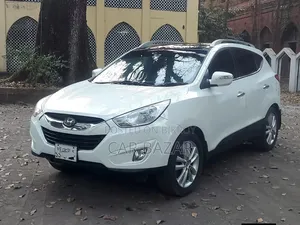 Hyundai Tucson Limited Front-Wheel Drive 2011 White
