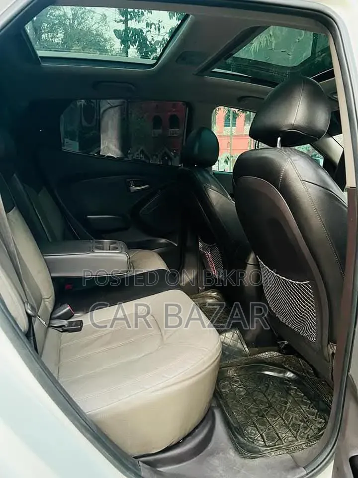 Hyundai Tucson Limited FWD 2011 White