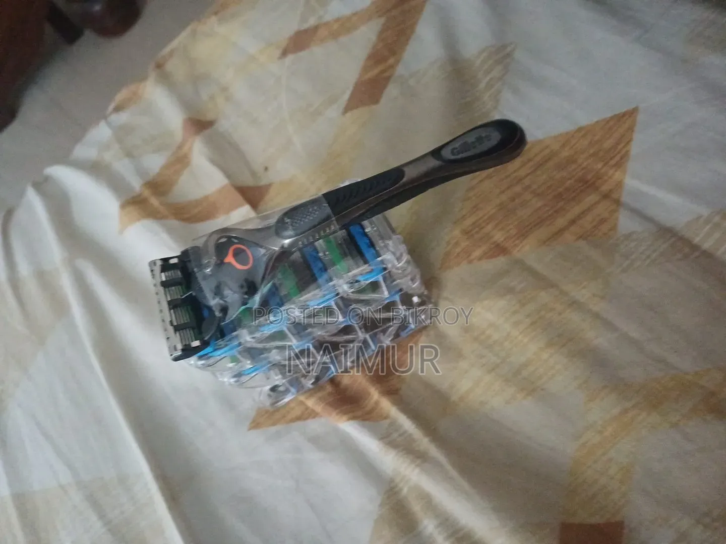 Gillette Fusion 5 Razor With 12 PCS Blades