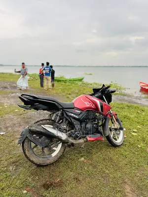 নতুন টিভিএস আপ্যাচে আরটিআর ১৬০ টুভি ২০১৮ লাল