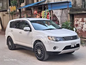 Mitsubishi Outlander XLS 2009 White