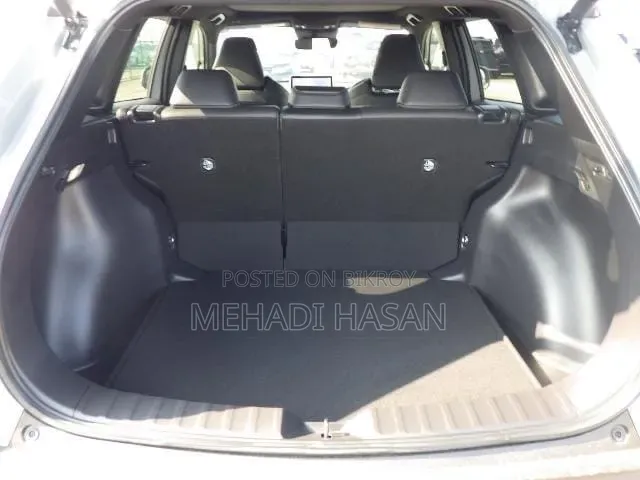 টয়োটা করোল্লা ক্রস ২০২৫ ধূসর
