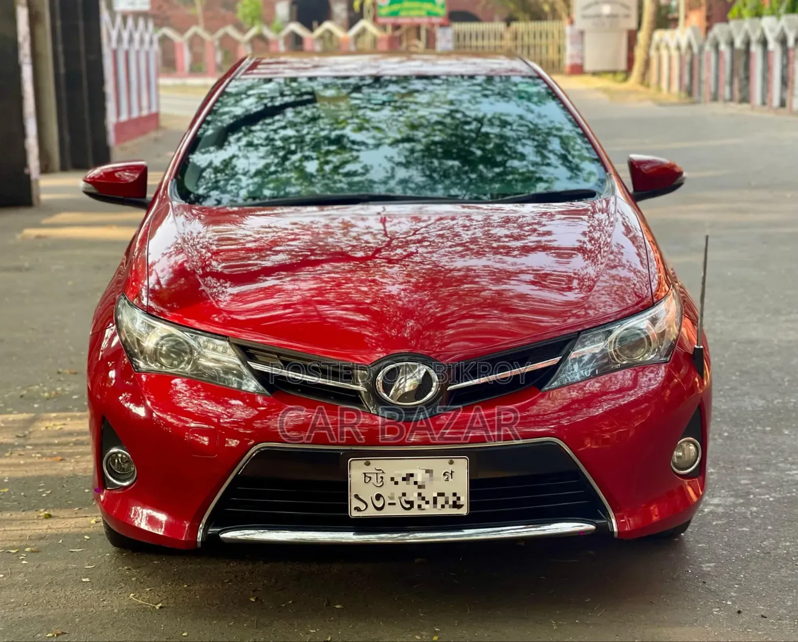 Toyota Auris 2014 Red
