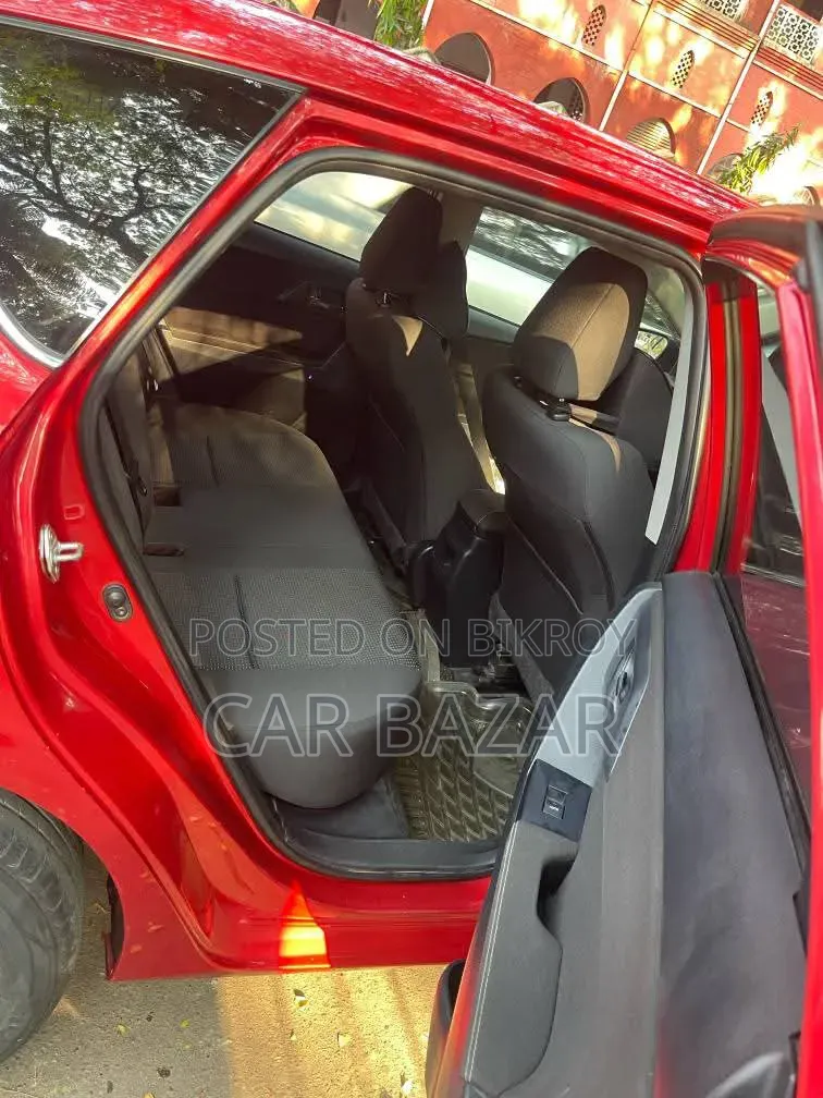 Toyota Auris 2014 Red