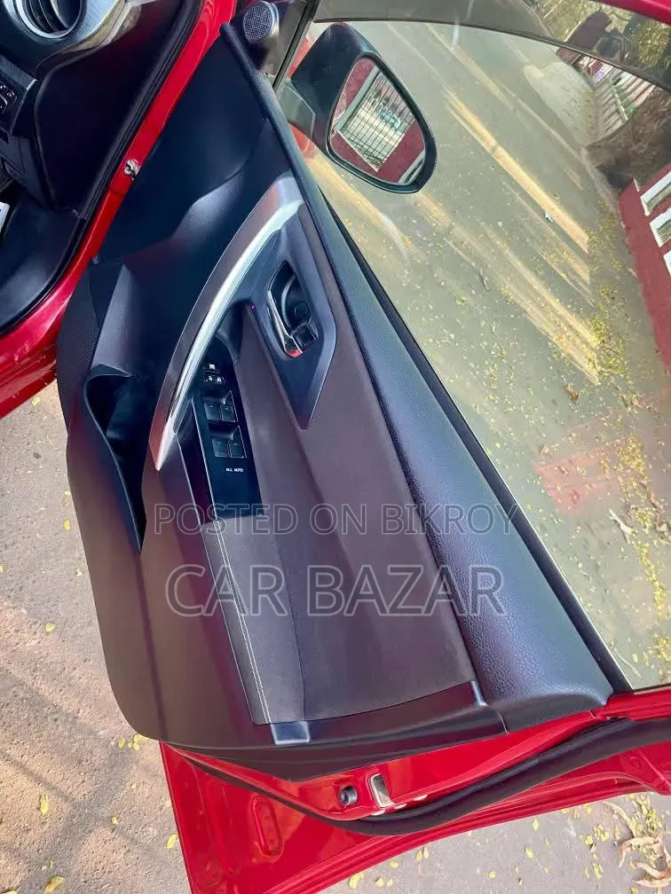 Toyota Auris 2014 Red