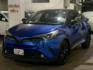 Toyota C-HR 2017 Blue