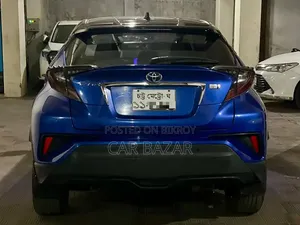Toyota C-HR 2017 Blue