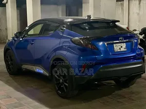 Toyota C-HR 2017 Blue