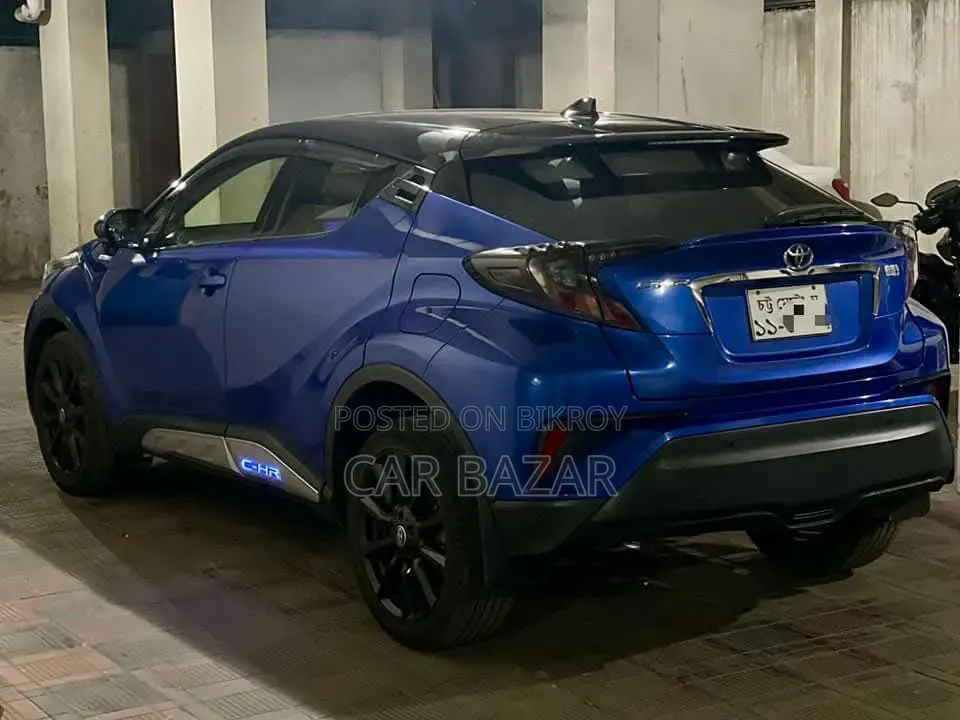 Toyota C-HR 2017 Blue